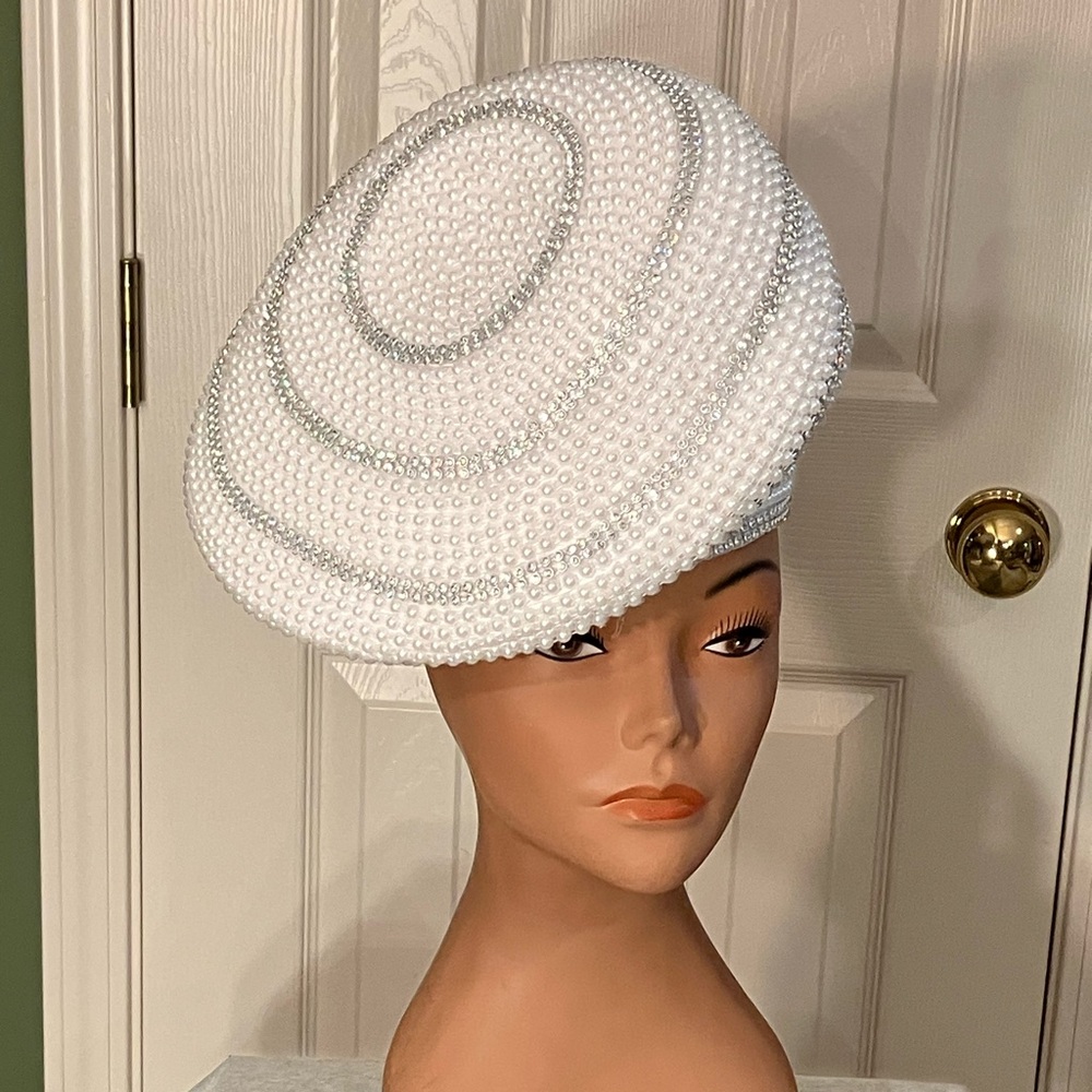 NEW CHARM NY White Pearl PILLBOX HAT CHURCH DERBY FORMAL RHINESTONES